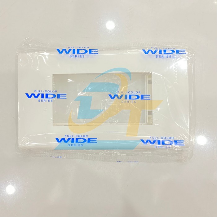Mặt d&ugrave;ng cho 3 thiết bị Panasonic Wide WEV68030SW