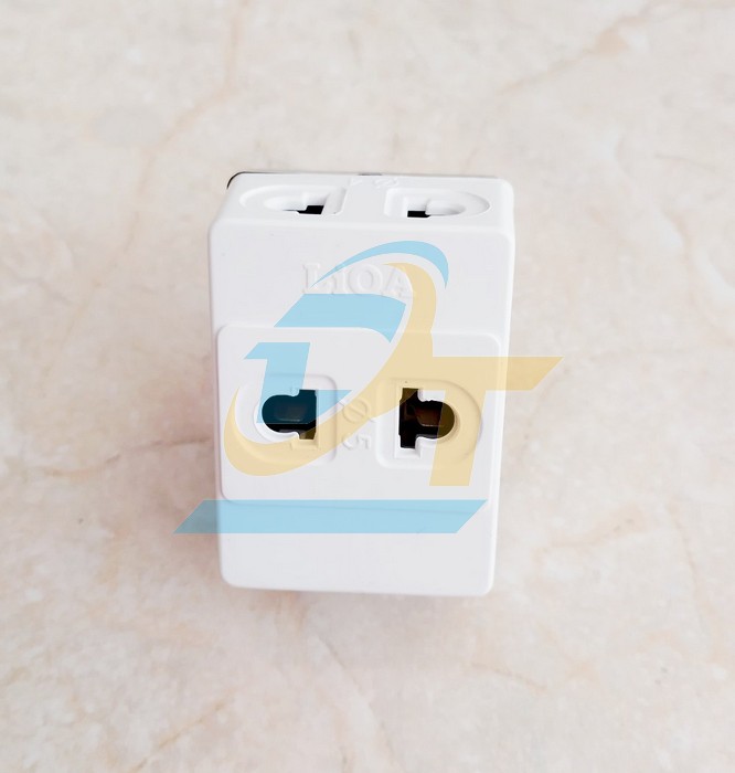 Ổ cắm nối chia 3 ngả, ch&acirc;n cắm tr&ograve;n Lioa ON3NC4