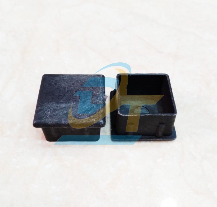 N&uacute;t chụp trong nhựa 40x40