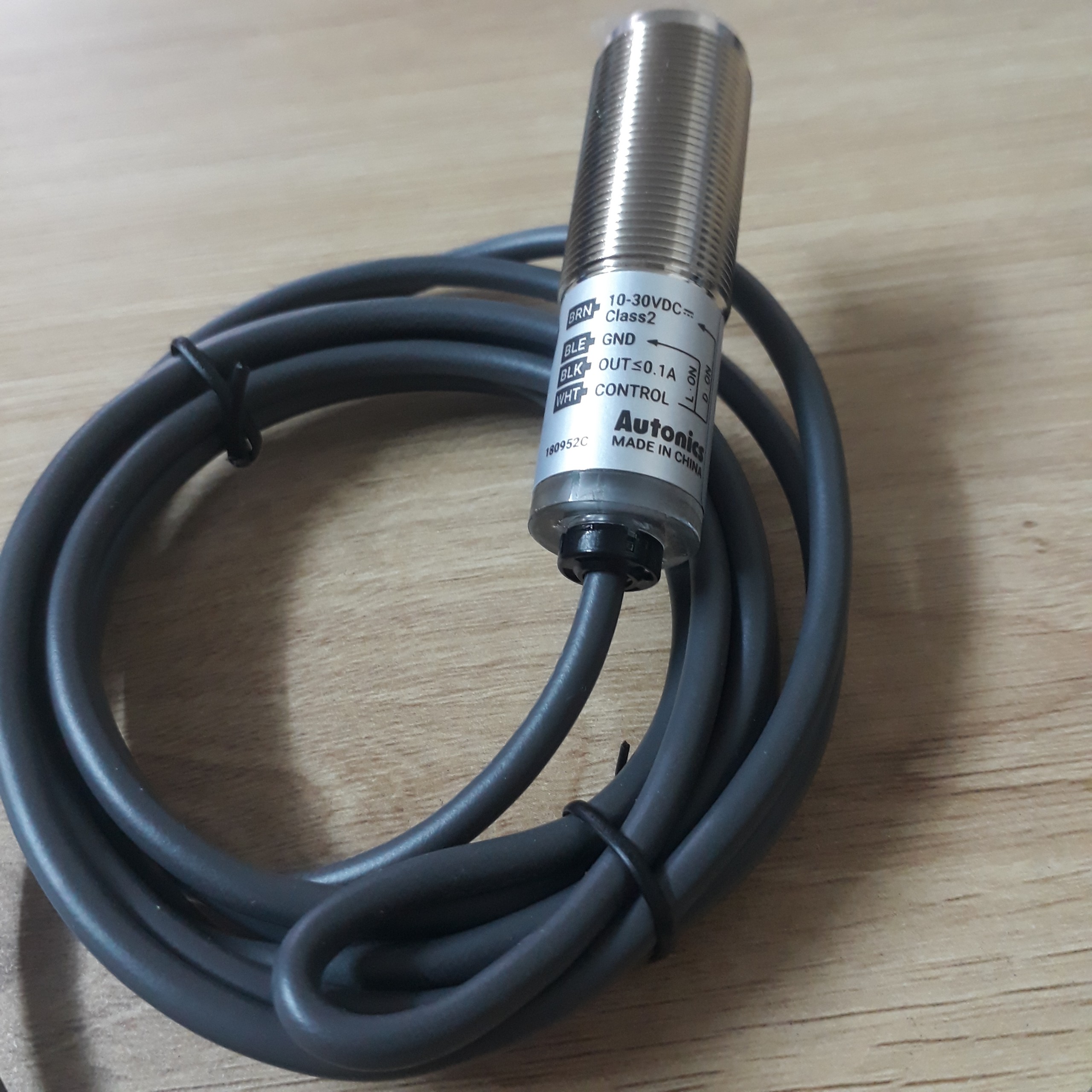 Bộ cảm biến, điều khiển v&agrave; c&ocirc;ng tắc điều khiển BRQM100-DDTA Autonics BRQM100-DDTA Autonics | Gi&aacute; rẻ nhất - C&ocirc;ng Ty TNHH Thương Mại Dịch Vụ Đạt T&acirc;m