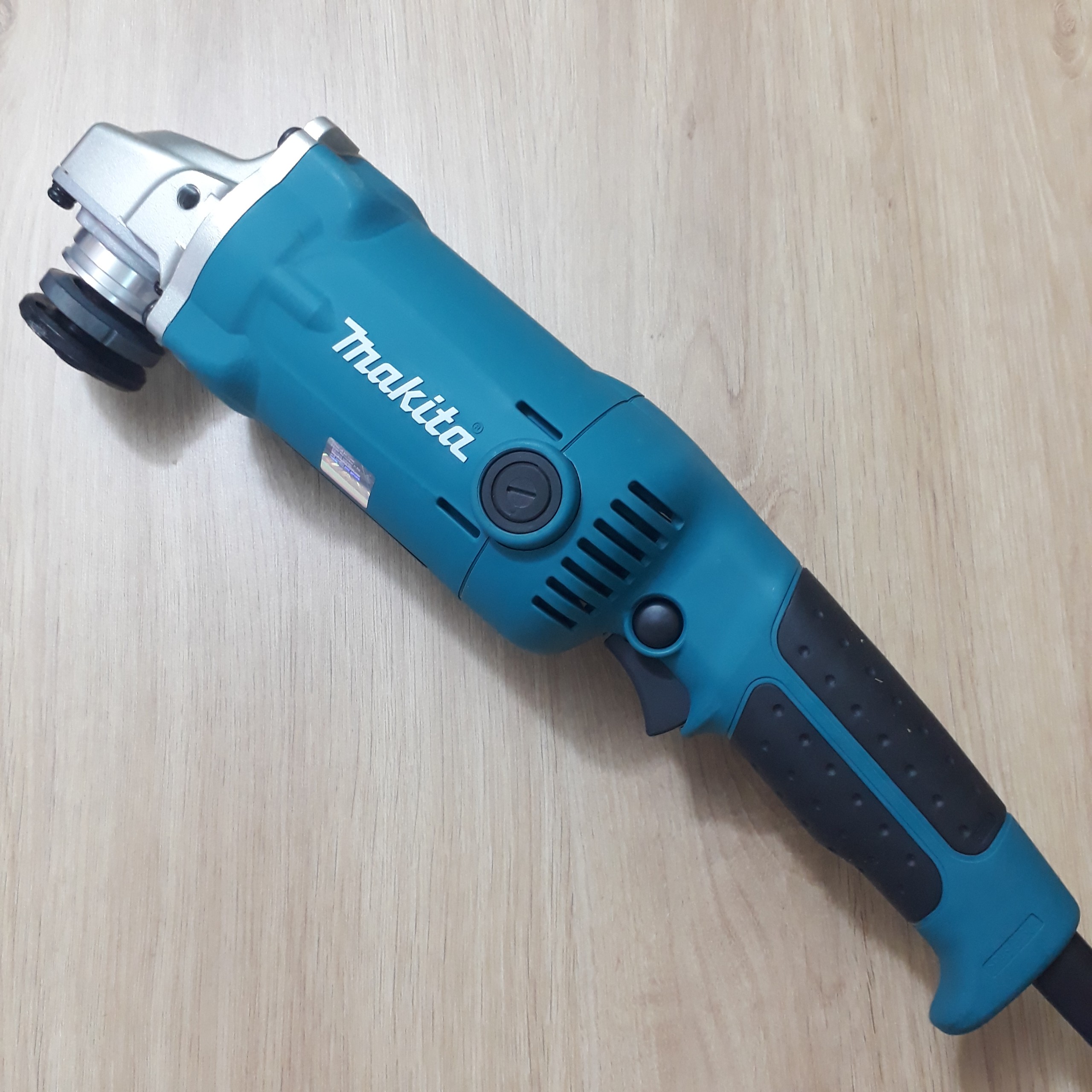 M&aacute;y m&agrave;i g&oacute;c 150mm Makita GA6010 GA6010 Makita | Gi&aacute; rẻ nhất - C&ocirc;ng Ty TNHH Thương Mại Dịch Vụ Đạt T&acirc;m