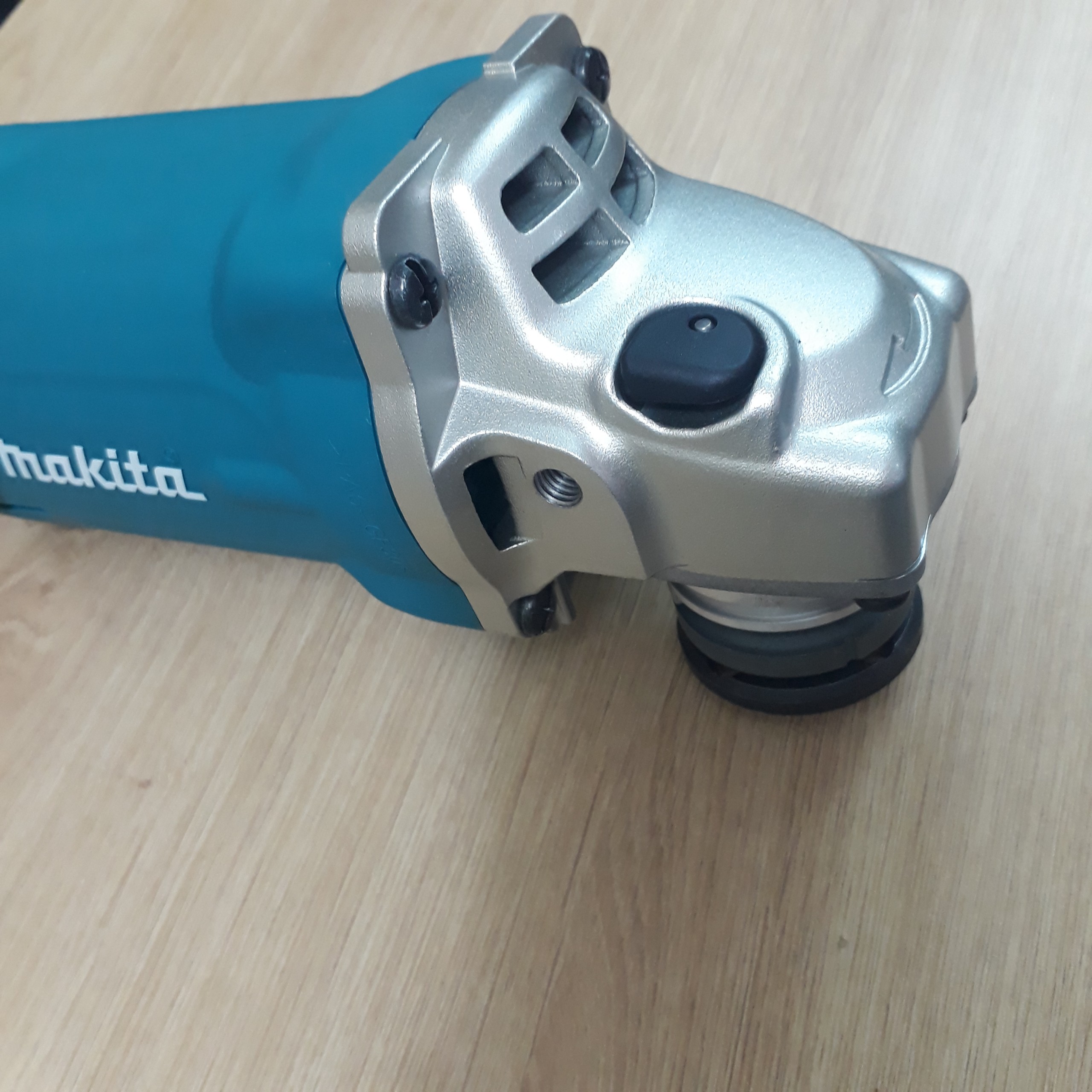 M&aacute;y m&agrave;i g&oacute;c 150mm Makita GA6010 GA6010 Makita | Gi&aacute; rẻ nhất - C&ocirc;ng Ty TNHH Thương Mại Dịch Vụ Đạt T&acirc;m