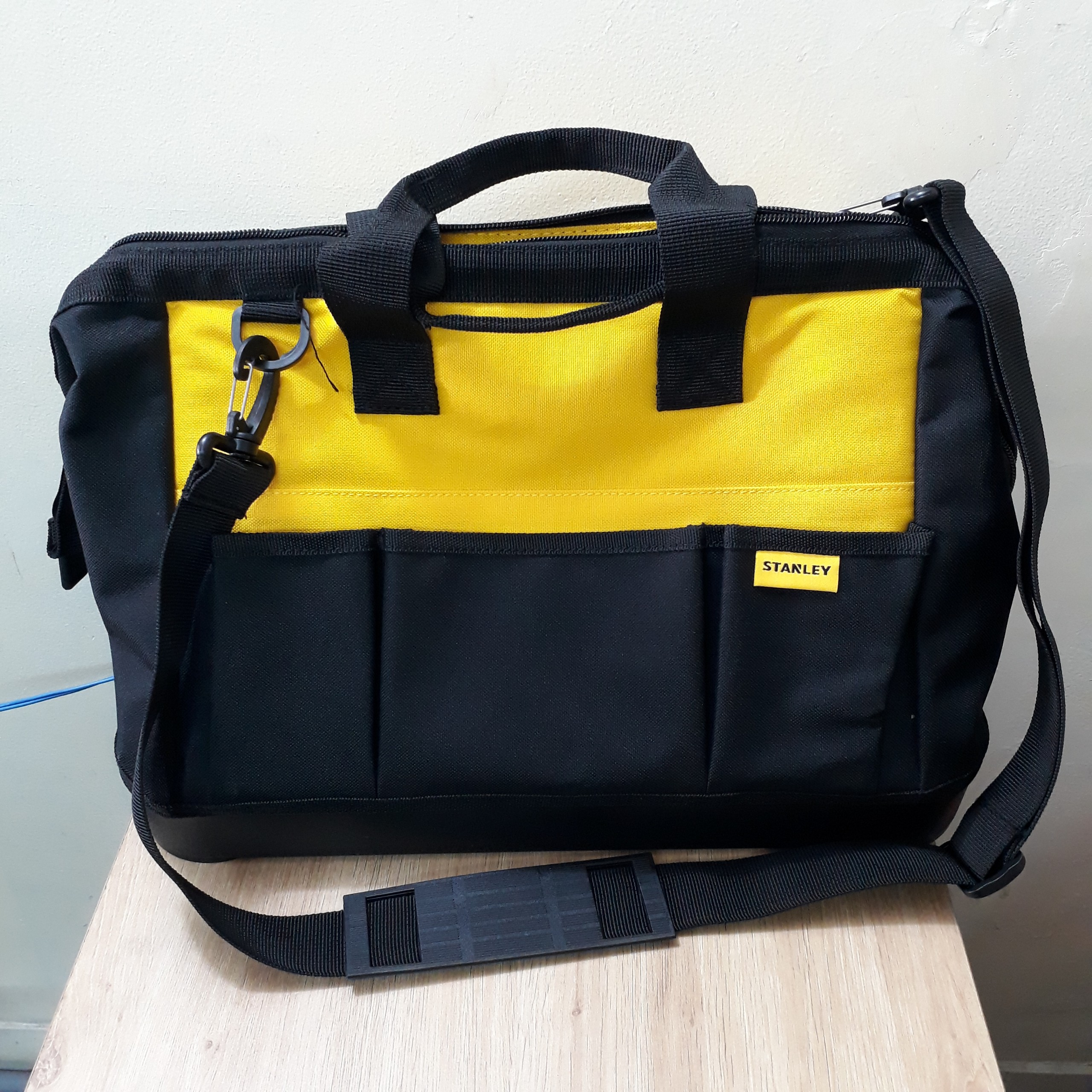 T&uacute;i đựng đồ nghề 16" Stanley STST516126 STST516126 Stanley | Gi&aacute; rẻ nhất - C&ocirc;ng Ty TNHH Thương Mại Dịch Vụ Đạt T&acirc;m