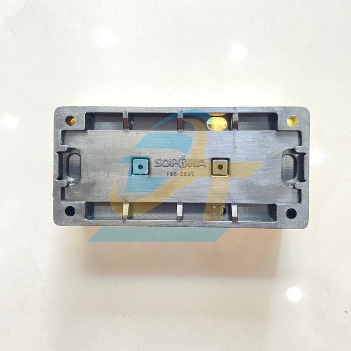 Ổ cắm 3 lỗ 2 chấu c&oacute; m&agrave;ng che Sopoka T31N T31N Sopoka | Gi&aacute; rẻ nhất - C&ocirc;ng Ty TNHH Thương Mại Dịch Vụ Đạt T&acirc;m