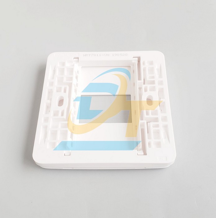 Mặt vu&ocirc;ng d&ugrave;ng cho 1 thiết bị Panasonic WMT7811-VN WMT7811-VN Panasonic | Gi&aacute; rẻ nhất - C&ocirc;ng Ty TNHH Thương Mại Dịch Vụ Đạt T&acirc;m