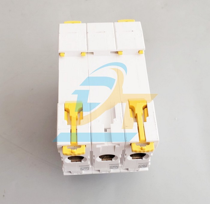 Cầu dao tự động MCB Acti9 3P 50A 6kA Schneider A9K24350 A9K24350 SCHNEIDER | Gi&aacute; rẻ nhất - C&ocirc;ng Ty TNHH Thương Mại Dịch Vụ Đạt T&acirc;m