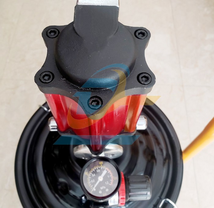 M&aacute;y bơm mỡ bằng kh&iacute; n&eacute;n 20 l&iacute;t Kocu GZ-100  Kocu | Gi&aacute; rẻ nhất - C&ocirc;ng Ty TNHH Thương Mại Dịch Vụ Đạt T&acirc;m