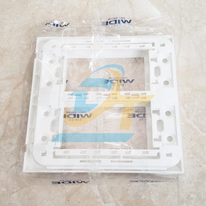 Mặt d&ugrave;ng cho 6 thiết bị Panasonic Wide WEV68060SW WEV68060SW Panasonic | Gi&aacute; rẻ nhất - C&ocirc;ng Ty TNHH Thương Mại Dịch Vụ Đạt T&acirc;m