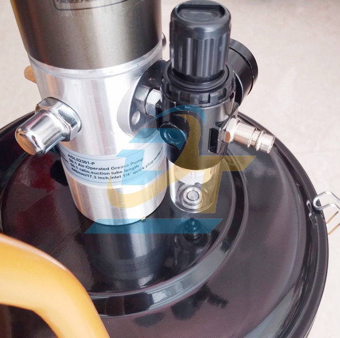 M&aacute;y bơm mỡ bằng kh&iacute; n&eacute;n 30 l&iacute;t Ingco AGL02301 AGL02301 INGCO | Gi&aacute; rẻ nhất - C&ocirc;ng Ty TNHH Thương Mại Dịch Vụ Đạt T&acirc;m