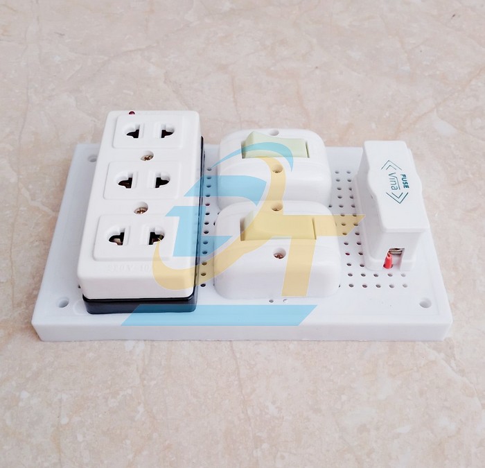 Bảng điện nổi 2 c&ocirc;ng tắc, 1 cầu ch&igrave;, 1 ổ cắm VINA TL-2 TL-2 VietNam | Gi&aacute; rẻ nhất - C&ocirc;ng Ty TNHH Thương Mại Dịch Vụ Đạt T&acirc;m
