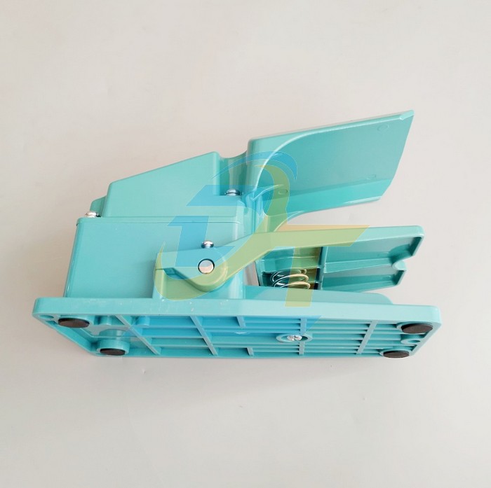 C&ocirc;ng tắc b&agrave;n đạp nhấn nhả 15A 250V CNTD CFS-302 CFS-302 CNTD | Gi&aacute; rẻ nhất - C&ocirc;ng Ty TNHH Thương Mại Dịch Vụ Đạt T&acirc;m