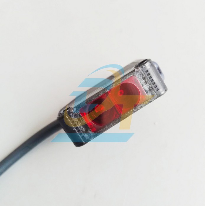 Cảm biến quang Omron E3Z-D81 2M E3Z-D8 Omron | Gi&aacute; rẻ nhất - C&ocirc;ng Ty TNHH Thương Mại Dịch Vụ Đạt T&acirc;m