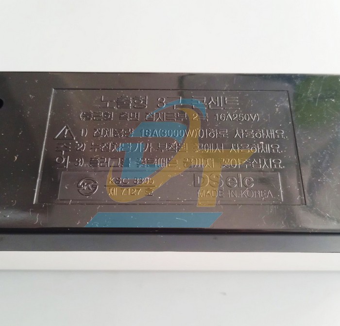 Ổ cắm điện 3 lỗ Dosel DC1212 DC1212 DOSEL | Gi&aacute; rẻ nhất - C&ocirc;ng Ty TNHH Thương Mại Dịch Vụ Đạt T&acirc;m