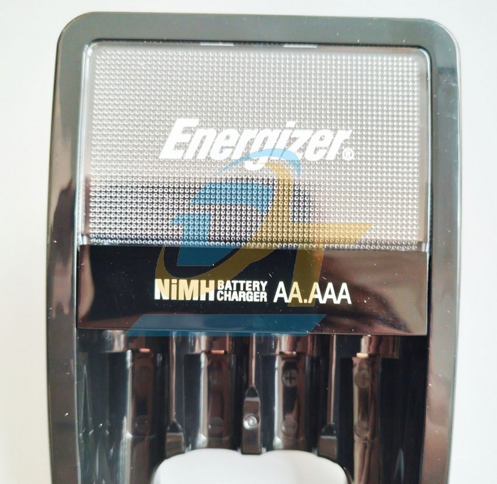 M&aacute;y sạc pin AA.AAA 2000mAh Energizer CHVCM4  ENERGIZER | Gi&aacute; rẻ nhất - C&ocirc;ng Ty TNHH Thương Mại Dịch Vụ Đạt T&acirc;m