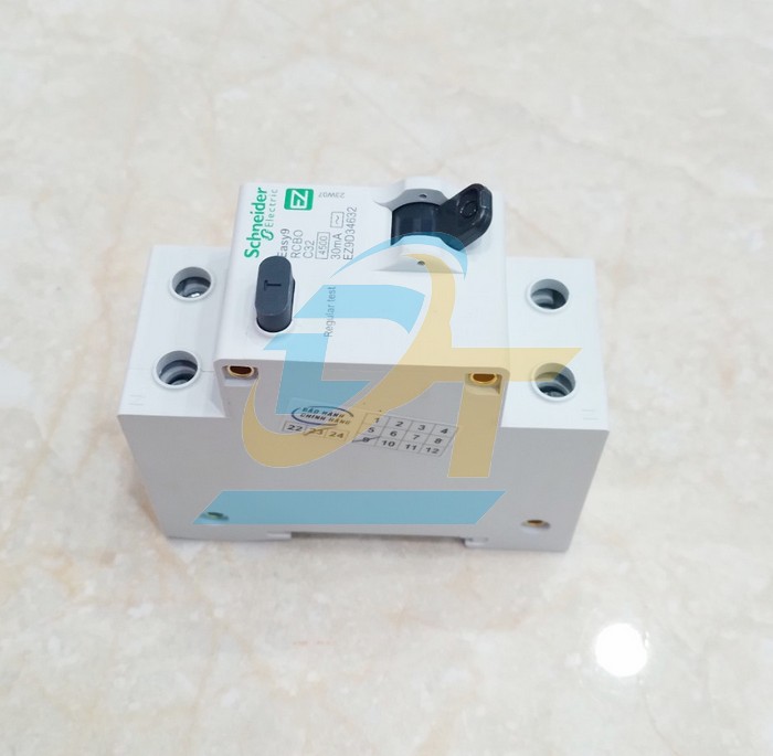 Cầu dao chống giật RCBO Easy9 (1P+N) 32A 30mA 230V Schneider EZ9D34632  SCHNEIDER | Gi&aacute; rẻ nhất - C&ocirc;ng Ty TNHH Thương Mại Dịch Vụ Đạt T&acirc;m