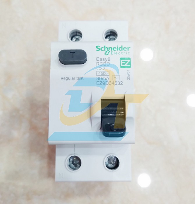 Cầu dao chống giật RCBO Easy9 (1P+N) 32A 30mA 230V Schneider EZ9D34632  SCHNEIDER | Gi&aacute; rẻ nhất - C&ocirc;ng Ty TNHH Thương Mại Dịch Vụ Đạt T&acirc;m