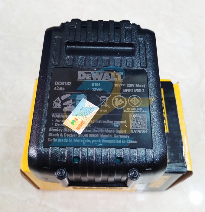Pin 18V 4.0Ah XR Li-ion Dewalt DCB182-B1 DCB182-B1 DEWALT | Gi&aacute; rẻ nhất - C&ocirc;ng Ty TNHH Thương Mại Dịch Vụ Đạt T&acirc;m