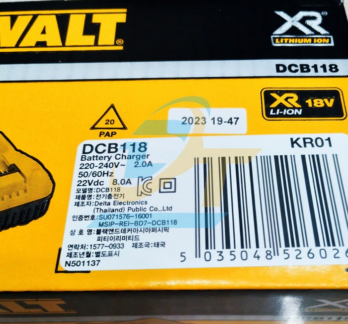 Sạc đa năng 10.8V-18V Dewalt DCB118-KR  DEWALT | Gi&aacute; rẻ nhất - C&ocirc;ng Ty TNHH Thương Mại Dịch Vụ Đạt T&acirc;m