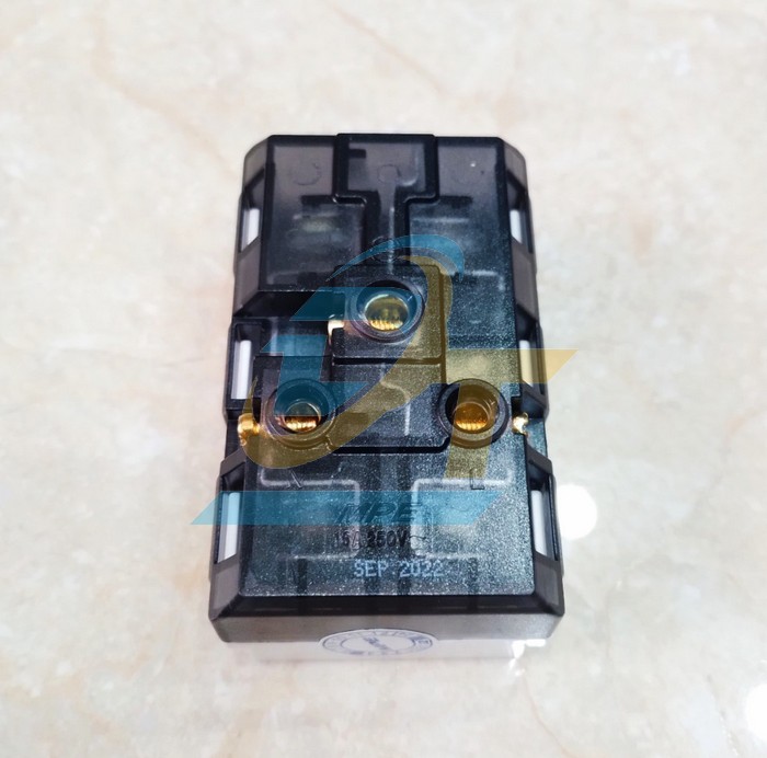 Ổ cắm đ&ocirc;i 3 chấu MPE A6UES2  MPE | Gi&aacute; rẻ nhất - C&ocirc;ng Ty TNHH Thương Mại Dịch Vụ Đạt T&acirc;m