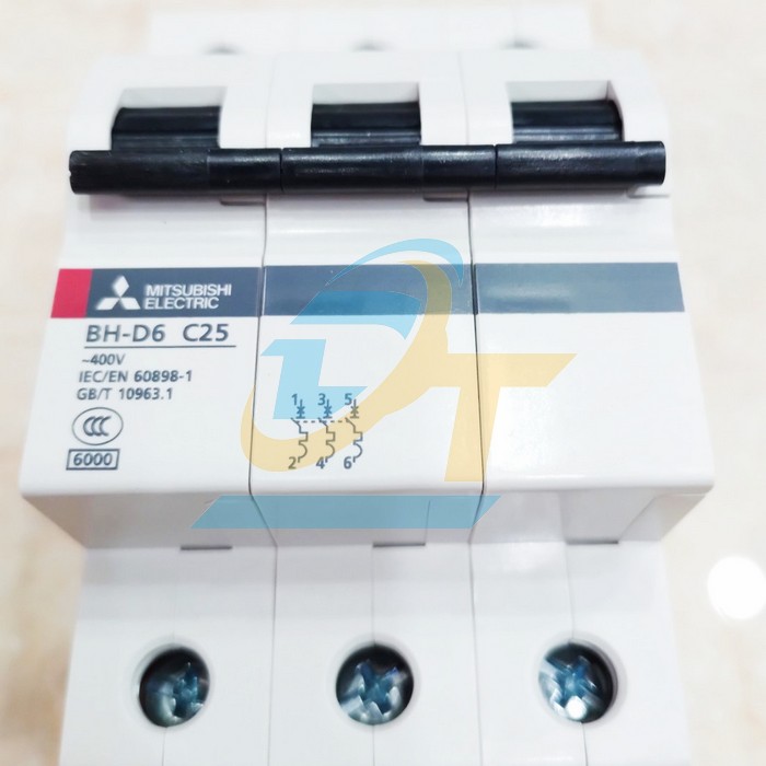 Cầu dao tự động MCB Mitsubishi BH-D6 (Type C N) 3P 25A 6kA  MITSUBISHI | Gi&aacute; rẻ nhất - C&ocirc;ng Ty TNHH Thương Mại Dịch Vụ Đạt T&acirc;m