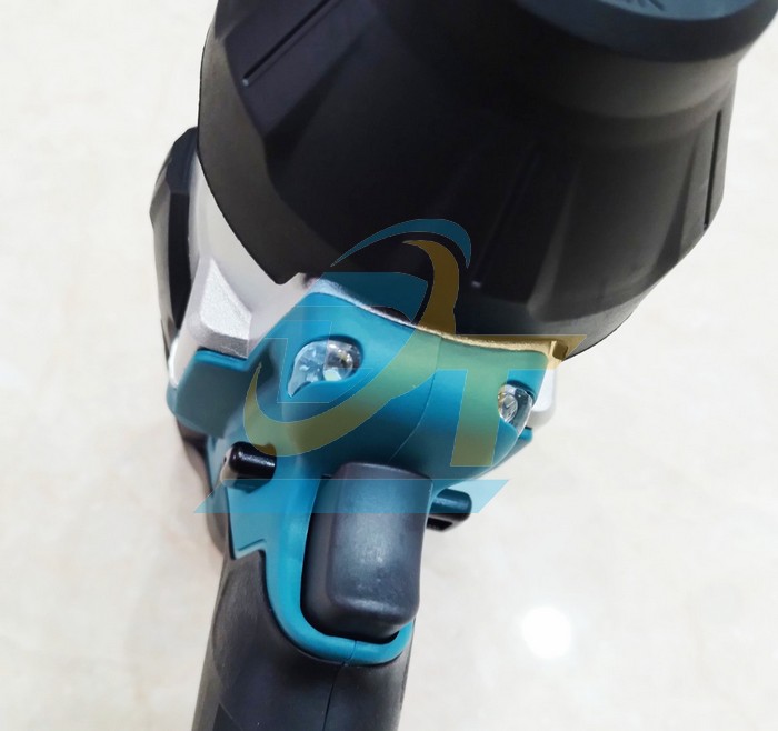 M&aacute;y siết bu l&ocirc;ng d&ugrave;ng pin 18V Makita DTW1002RTJ (K&egrave;m 2 pin 5Ah + 1 Sạc)  Makita | Gi&aacute; rẻ nhất - C&ocirc;ng Ty TNHH Thương Mại Dịch Vụ Đạt T&acirc;m