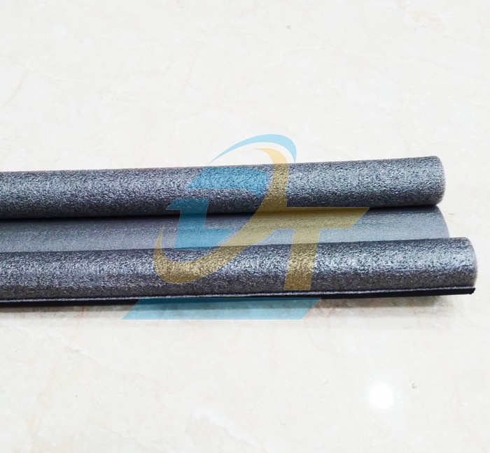 Thanh xốp chặn khe cửa 95cm  VietNam | Gi&aacute; rẻ nhất - C&ocirc;ng Ty TNHH Thương Mại Dịch Vụ Đạt T&acirc;m