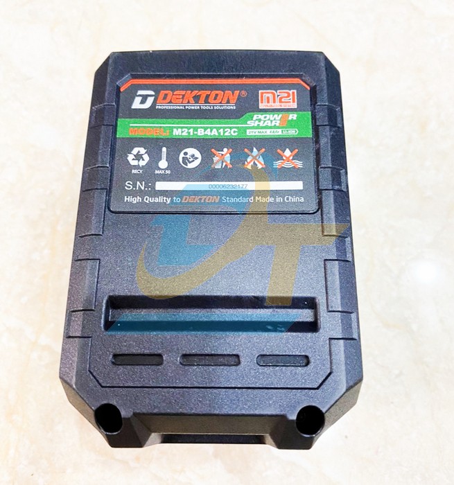 Pin Li-ion 21V 4.0Ah Dekton M21-B4A12C  DEKTON | Gi&aacute; rẻ nhất - C&ocirc;ng Ty TNHH Thương Mại Dịch Vụ Đạt T&acirc;m