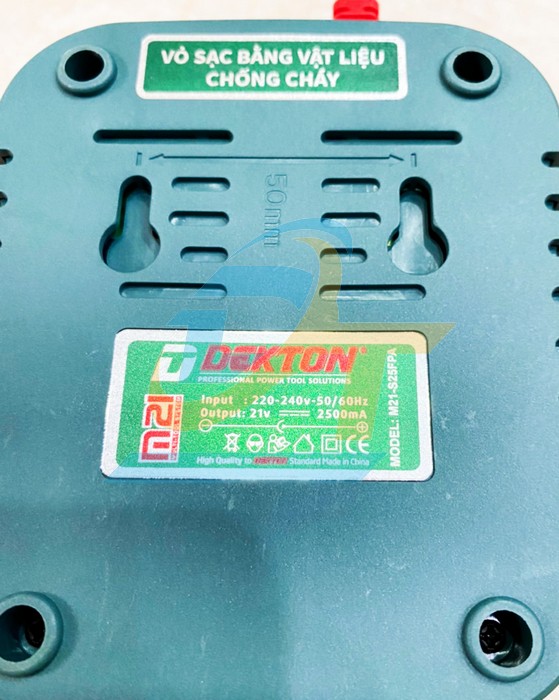 Sạc pin 21V 2.5A Dekton M21-S25FPA  DEKTON | Gi&aacute; rẻ nhất - C&ocirc;ng Ty TNHH Thương Mại Dịch Vụ Đạt T&acirc;m