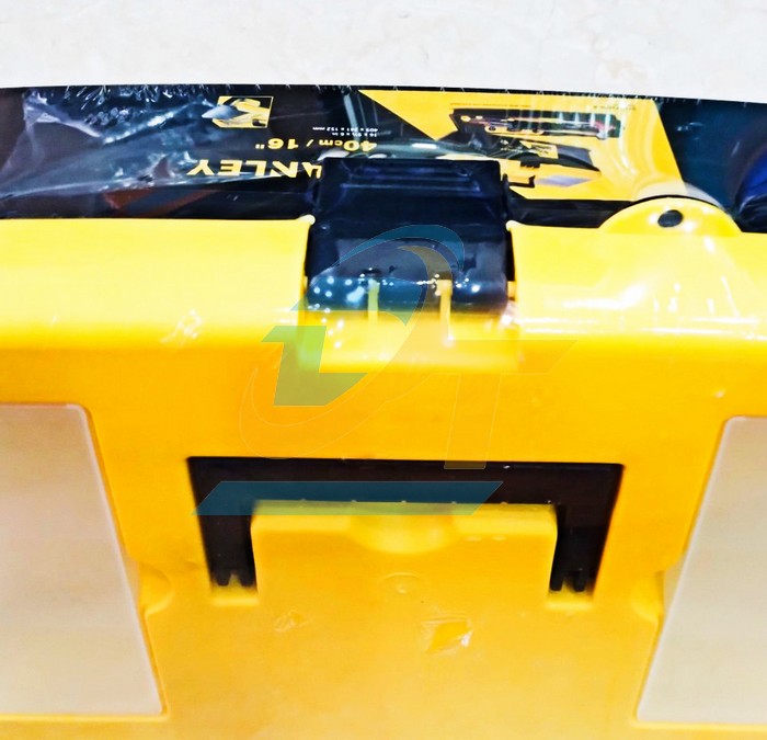 Th&ugrave;ng đồ nghề nhựa 16" Stanley STST73696-8 STST73696-8 Stanley | Gi&aacute; rẻ nhất - C&ocirc;ng Ty TNHH Thương Mại Dịch Vụ Đạt T&acirc;m