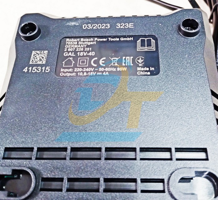 Sạc nhanh GAL 18V-40 1600A019RJ Bosch 2607226251 1600A019RJ Bosch | Gi&aacute; rẻ nhất - C&ocirc;ng Ty TNHH Thương Mại Dịch Vụ Đạt T&acirc;m