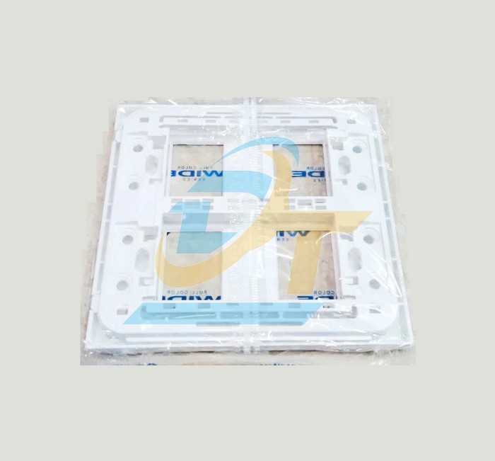 Mặt d&ugrave;ng cho 4 thiết bị Panasonic Wide WEV68040SW WEV68040SW Panasonic | Gi&aacute; rẻ nhất - C&ocirc;ng Ty TNHH Thương Mại Dịch Vụ Đạt T&acirc;m